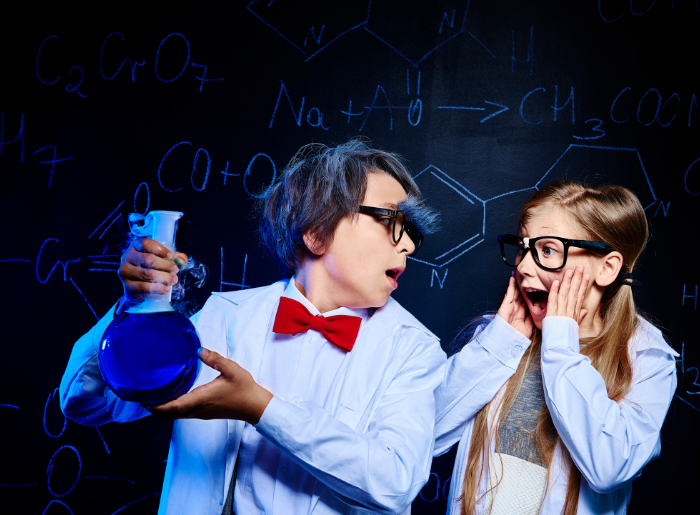 Stage petits scientifiques 6-11 ans 🧪